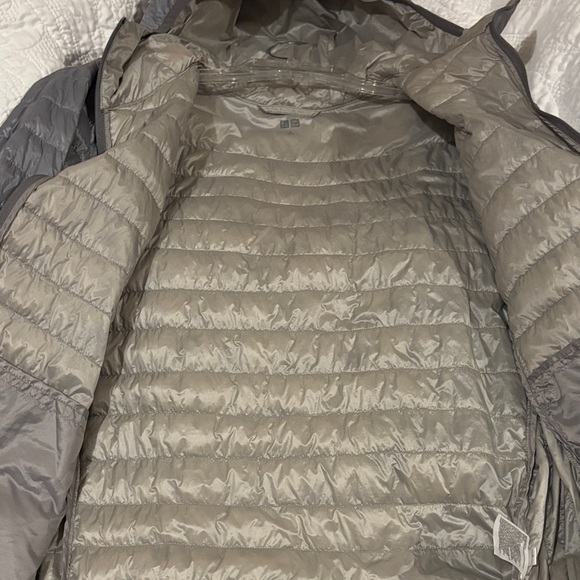 Uniqlo Ultra Light Down jacket size small silver - Picture 6 of 8